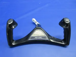 Cessna 182 / 182L Co-Pilot Control Wheel P/N 1560001-10 (0226-1027)